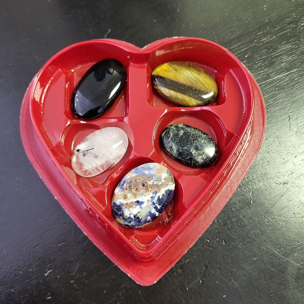 Artisan's heart gift box - 5 cabochons- great for crafting and handmade jewelry